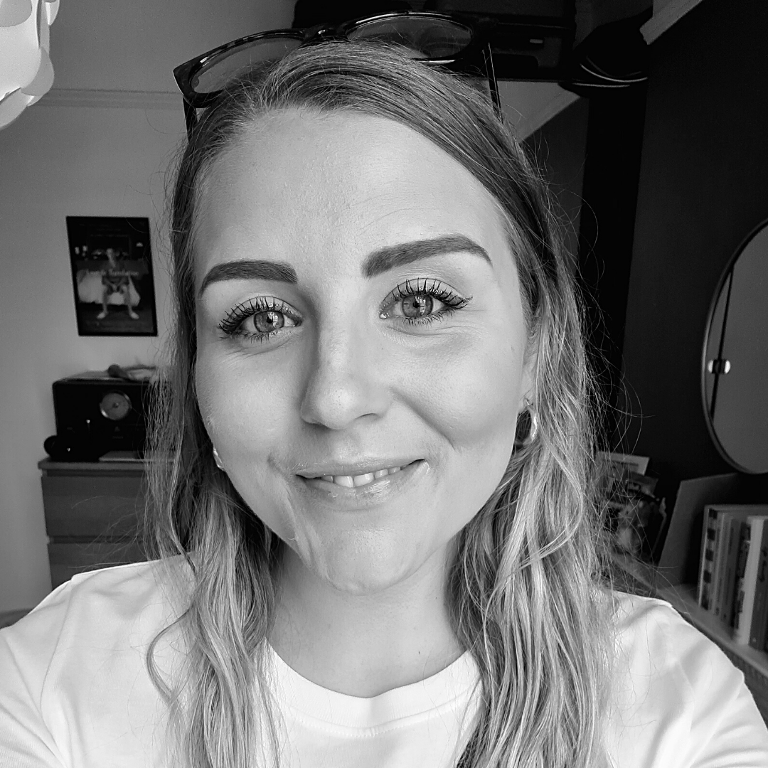 Code First Girls member Emma. Mentor, Instructor, Fellow & CFG Web Dev Alumni. Now a Software Developer @ Twitter